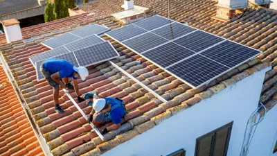 Estados Unidos Recluta Masivamente Instaladores de Paneles Solares: Oportunidades de Alto Salario, Capacitación sin Experiencia Previa