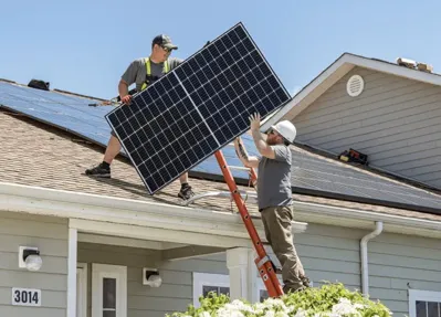 United States Mass Hiring Solar Panel Installers: High Salary, No Experience Required